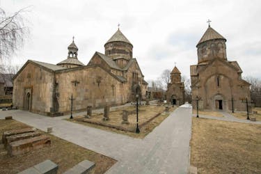 Tour de un día al monasterio de Geghard, el templo de Garni y a Tsakhadzor desde Ereván